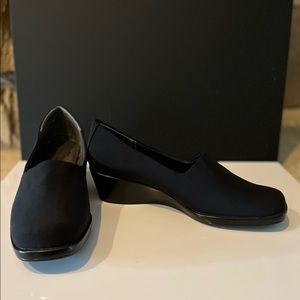 Aerosoles “Temptations” Black Fabric shoe